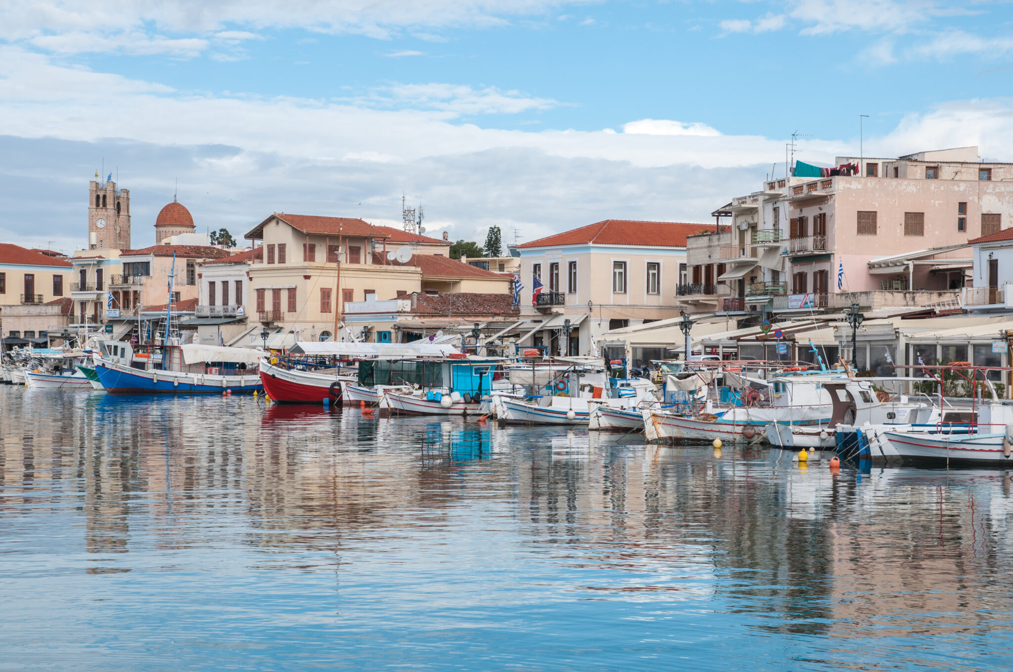 ΞΕΝΟΔΟΧΕΙΑ ΑΙΓΙΝΑΣ ΚΑΛΟΚΑΙΡΙ  (P)